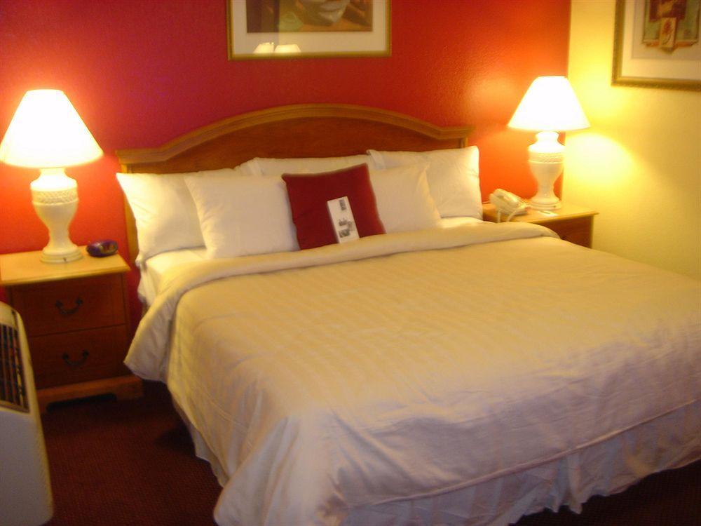 Vagabond Inn Hemet Bagian luar foto
